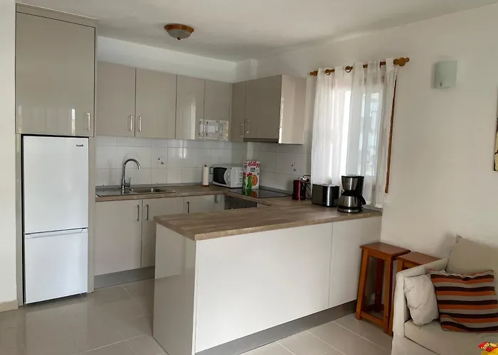 Playa De La Arena * Puerto de Santiago